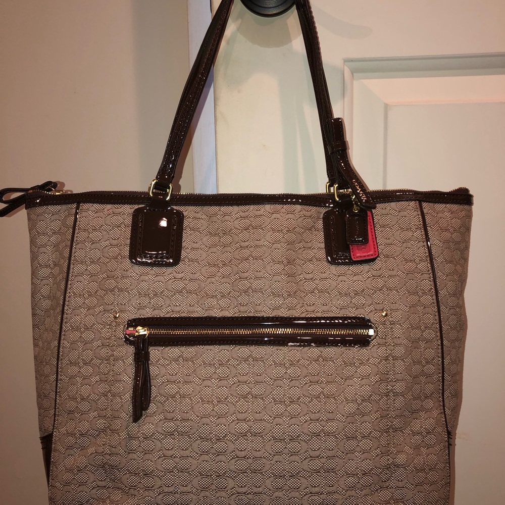 Coach Authentic Signature Tote